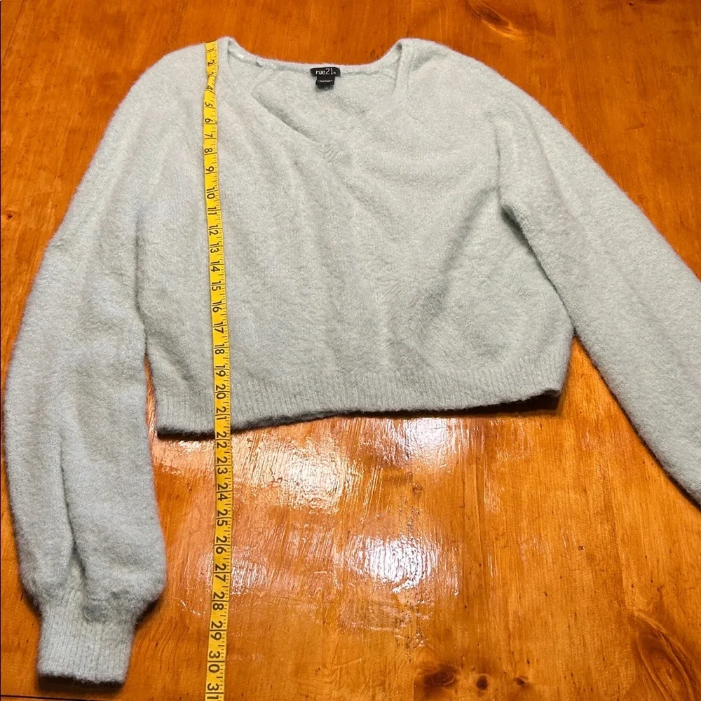 Rue21 Cropped Fuzzy Puffy Sleeve Light Mint Green Sweater Women's Size Large - Picture 4 of 7